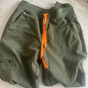 FIGS: Moss joggers, High Waisted. Small petite